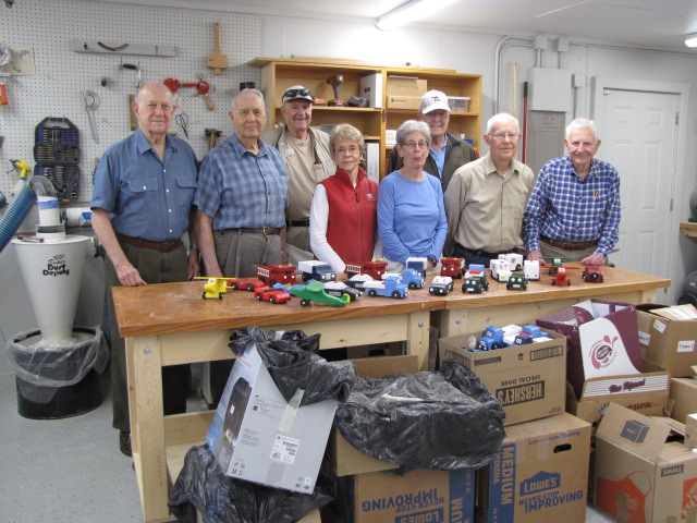 Local woodworkers build 400 toys