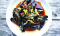 Beer-Barbecue Mussels with Garlic Bread