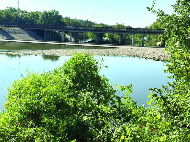 Spillway at White Rock Lake running dry